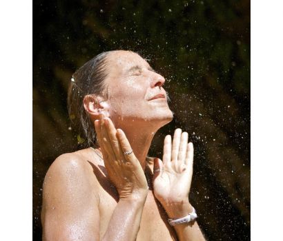 Jo_slideshow_shower.jpg